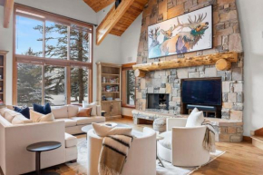 Gorgeous 5BR Home with Hot Tub